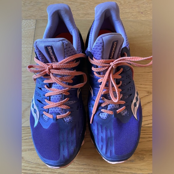 Saucony Shoes - Saucony ISO series 9.5